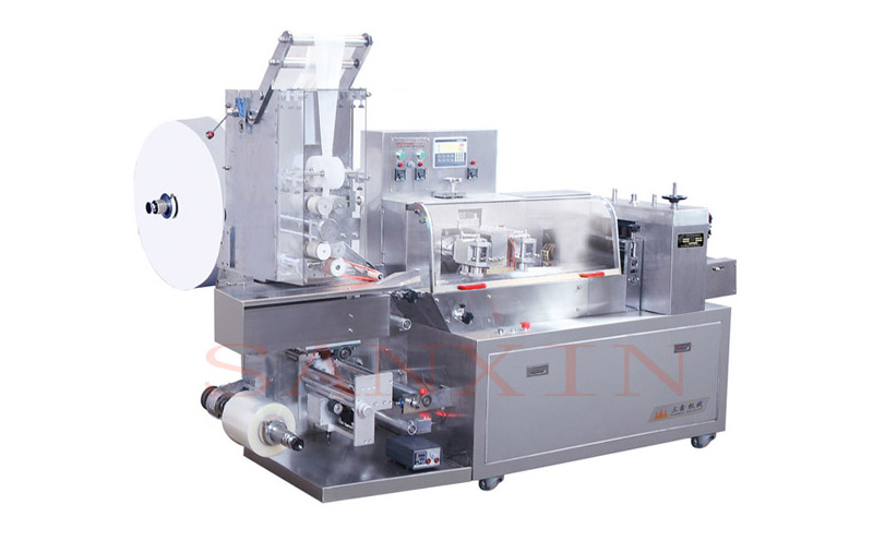 Wet paper tissue packaging machine Wet paper tissue packaging machine